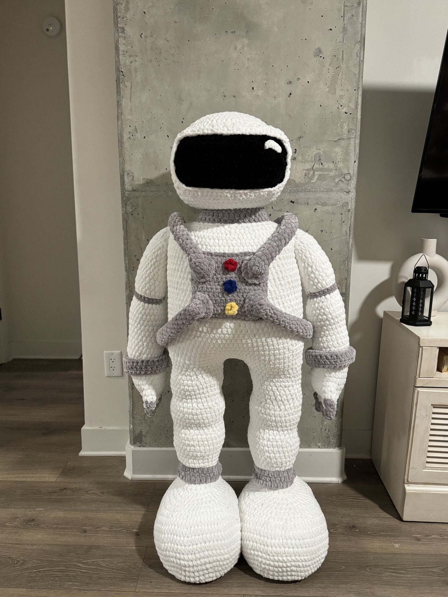 5 ft AstronAMI Statue